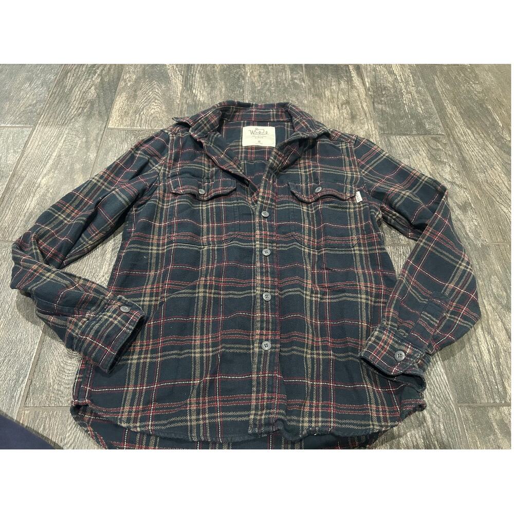 GENTLY USED WOOLRICH/ABERCROMBIE CHECKERED BUTTON- M